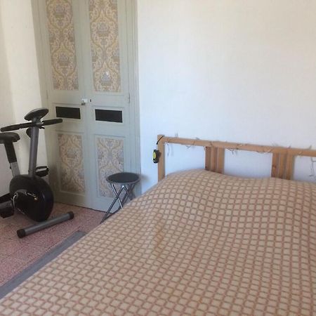 Appartement Sur Sommieres Jusqu'A 6 Personnes Buitenkant foto