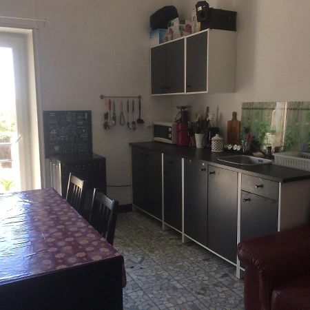 Appartement Sur Sommieres Jusqu'A 6 Personnes Buitenkant foto