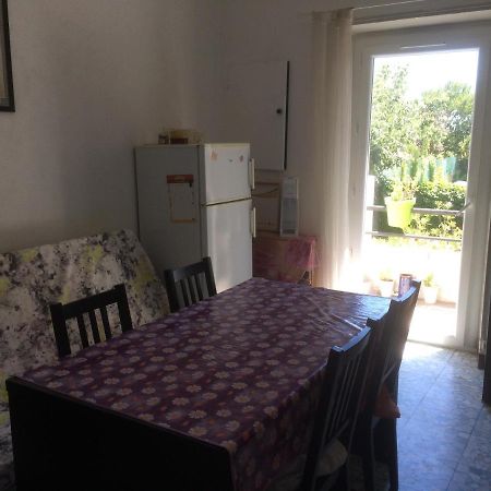 Appartement Sur Sommieres Jusqu'A 6 Personnes Buitenkant foto