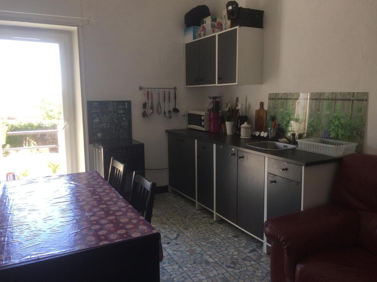 Appartement Sur Sommieres Jusqu'A 6 Personnes Buitenkant foto