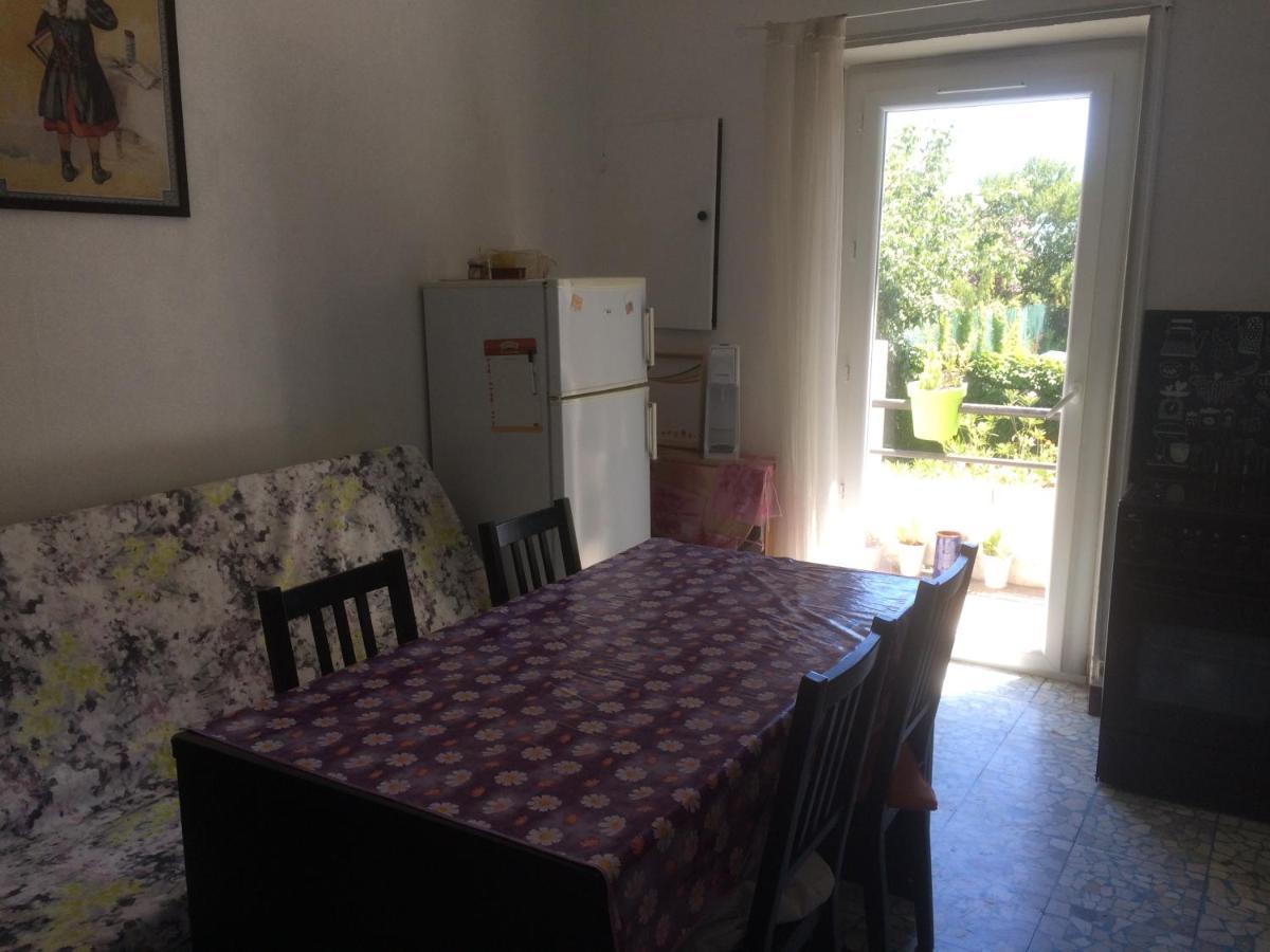 Appartement Sur Sommieres Jusqu'A 6 Personnes Buitenkant foto